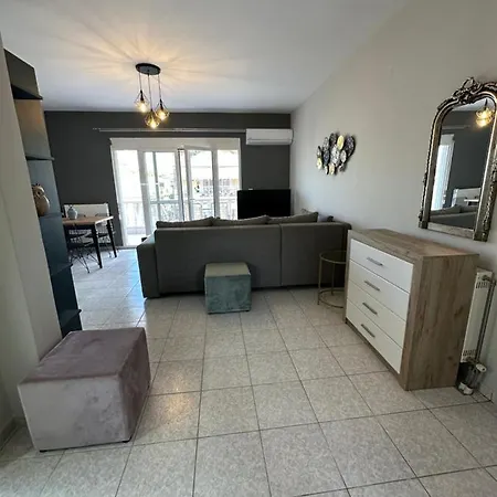 Moshouse ! 2 Bedrooms Apartment!! Néa Péramos