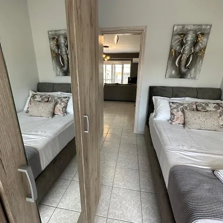 Daire Moshouse ! 2 Bedrooms Apartment!! Néa Péramos