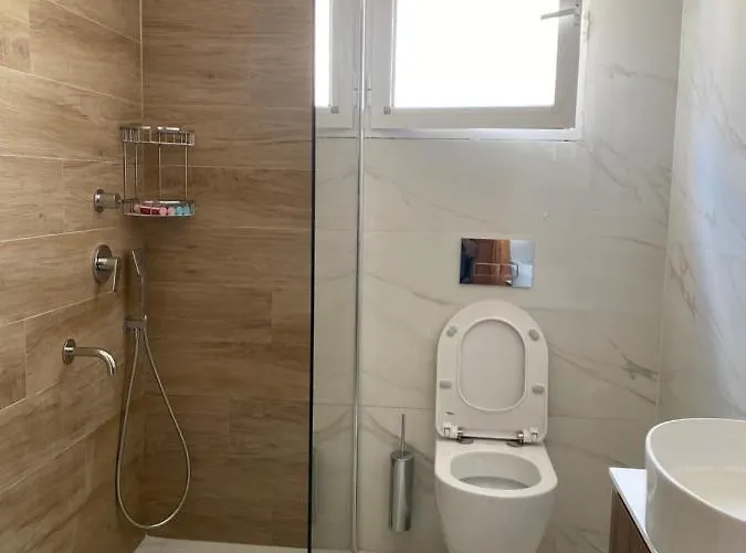 Daire Moshouse ! 2 Bedrooms Apartment!! Néa Péramos